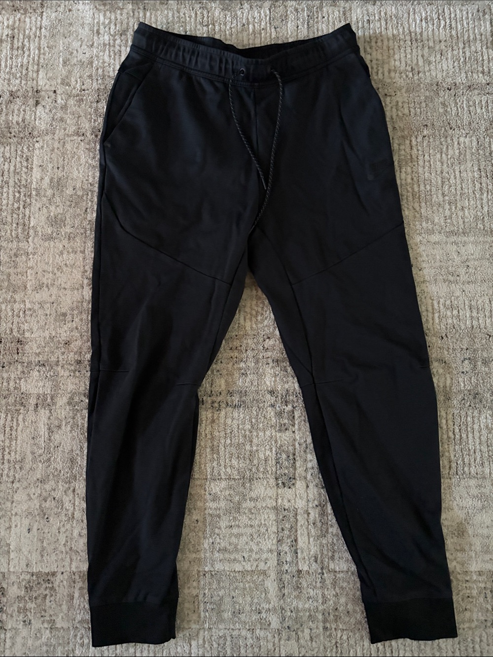 Nike Men's Black Athletic Joggers with Drawstring
